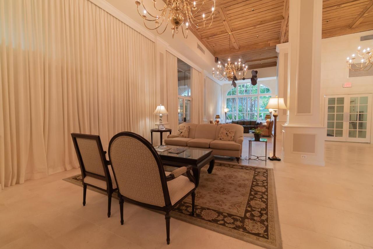 Palm Beach Island Condominiums Buitenkant foto