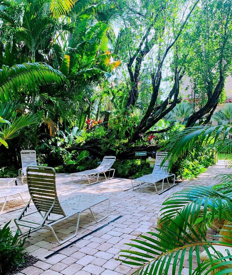 Palm Beach Island Condominiums Buitenkant foto